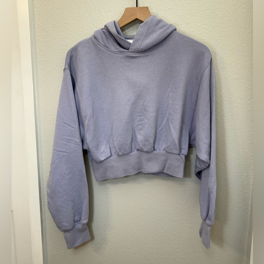Aritzia TNA AIRY AF Fleece Lightweight Hoodie Crop Purple Sweatshirt Small